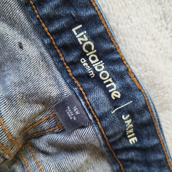 Liz Claiborne Jackie Jeans Size 16 W - Picture 3 of 8